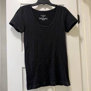 Isabel by Ingrid and Isabel maternity Black Ribbed Short Sleeve Tee size small